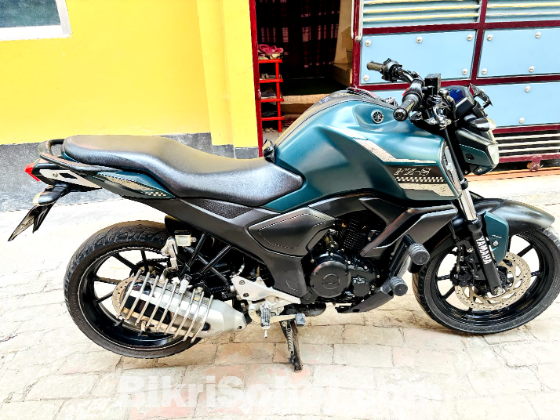 Yamaha FZSV3